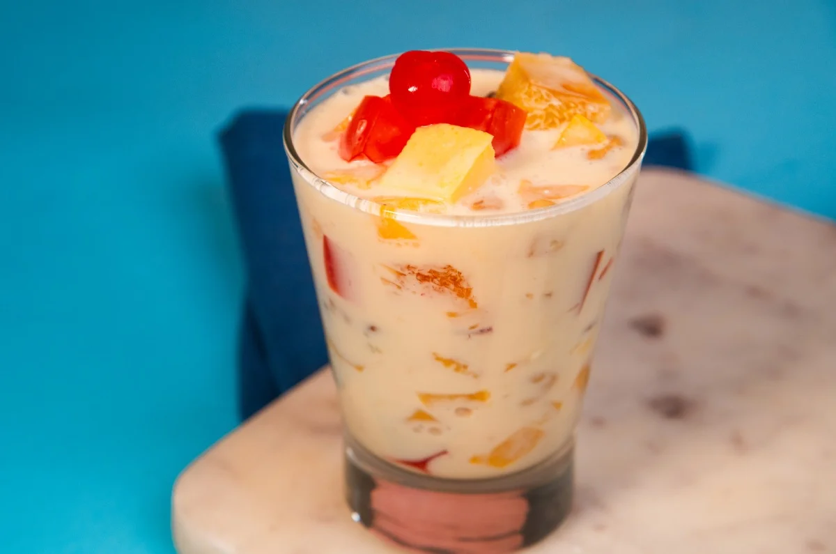 Prepara la mejor ensalada borracha de gelatina para tus fiestas