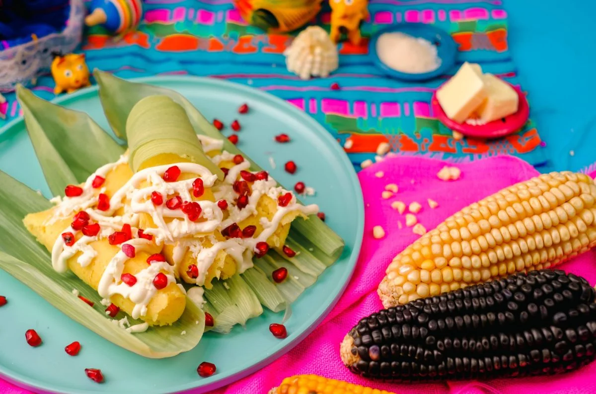 Cómo hacer tamales de elote dulces y esponjosos en casa