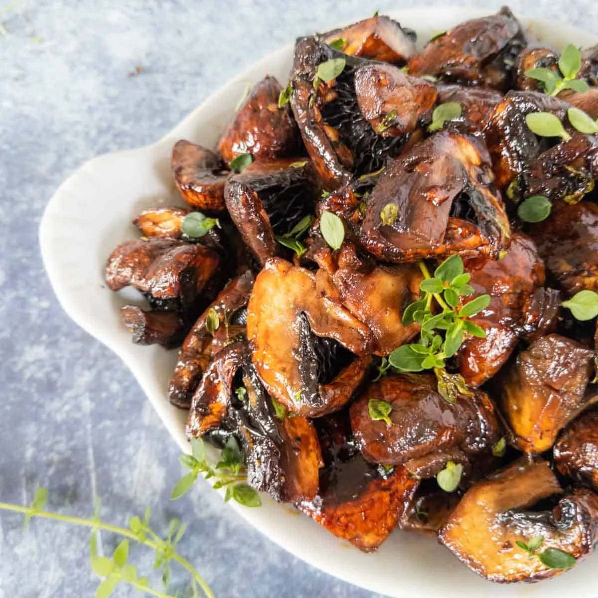 Balsamic Roasted Mushrooms with Thyme
