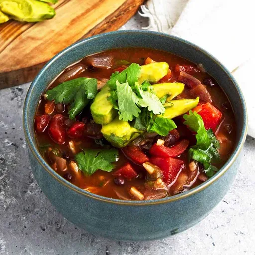 Sopa de Tortilla Vegana (¡Comida fácil en una sola olla!)
