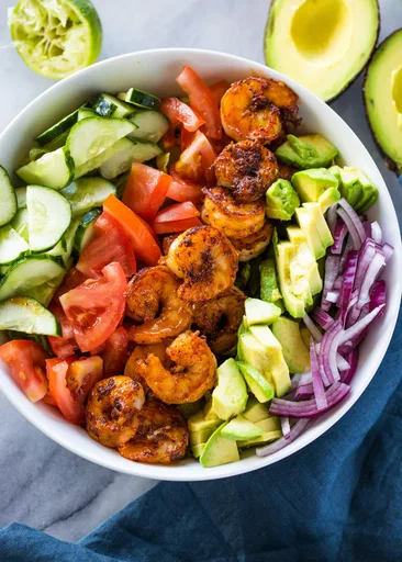 Ensalada Ligera de Aguacate y Gambas