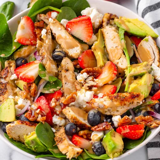 Ensalada de Pollo con Fresas