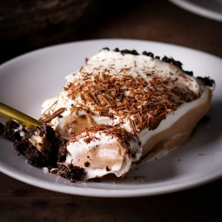 No Bake Chocolate Mousse Pie