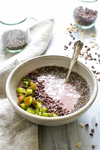 Cherry Almond Smoothie Bowl