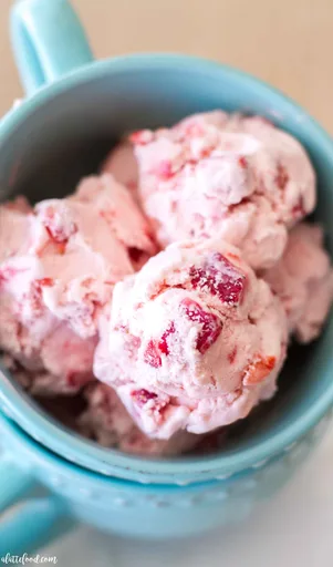 Homemade Strawberry Ice Cream