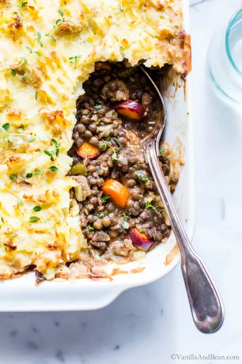Vegetarian Cottage Pie with Lentils and Mushrooms