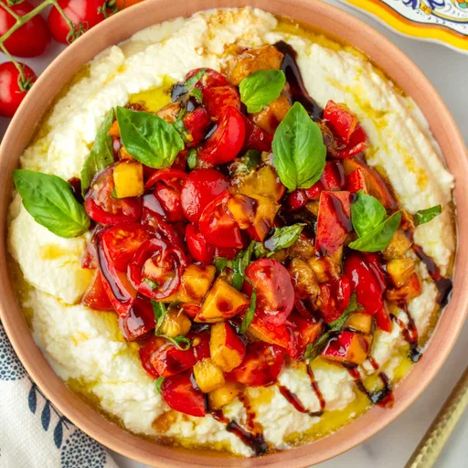 Burrata batida con melocotones