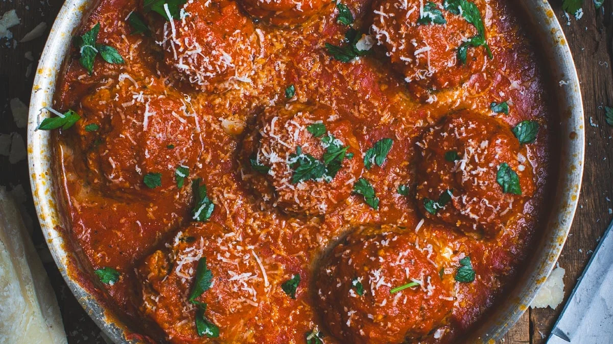 Meatballs in tomato sauce (Polpette)