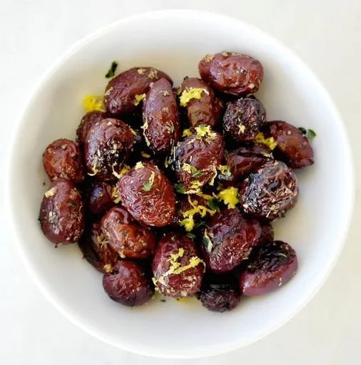 Aceitunas asadas con hierbas al estilo griego