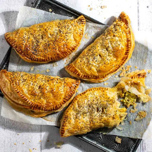 Empanadas cremosas de pollo y puerro