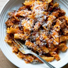 El milagro de la Instant Pot: pasta y salsa de carne en una sola olla