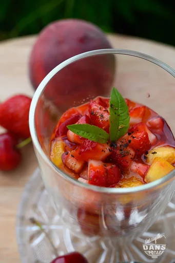 Nage de fruits d'été à la verveine