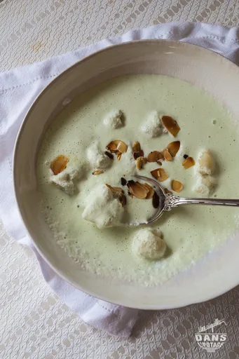 Soupe de concombre froide, chou-fleur et gingembre, d'Ottolenghi