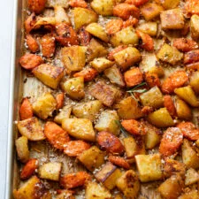 Patatas y Zanahorias Asadas al Horno