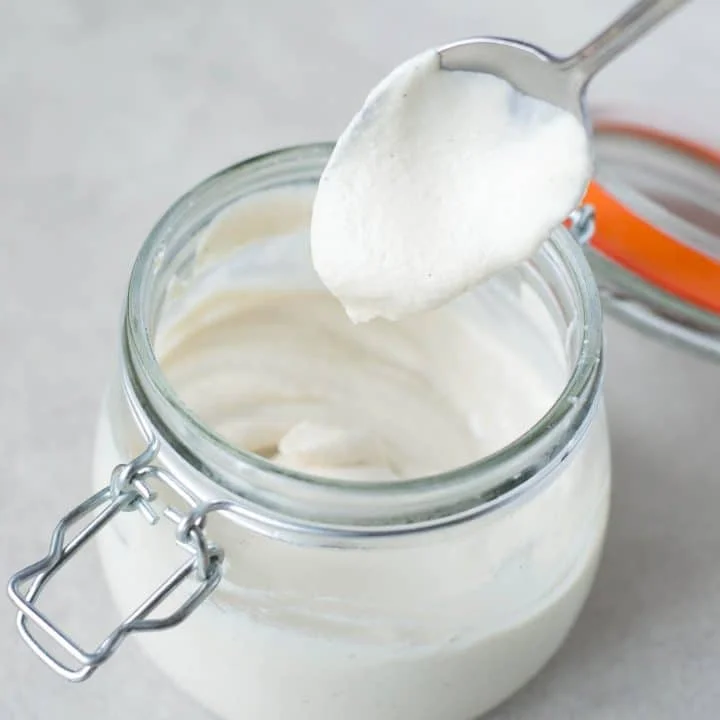 Raw Probiotic Cashew Yoghurt & Frozen Yoghurt