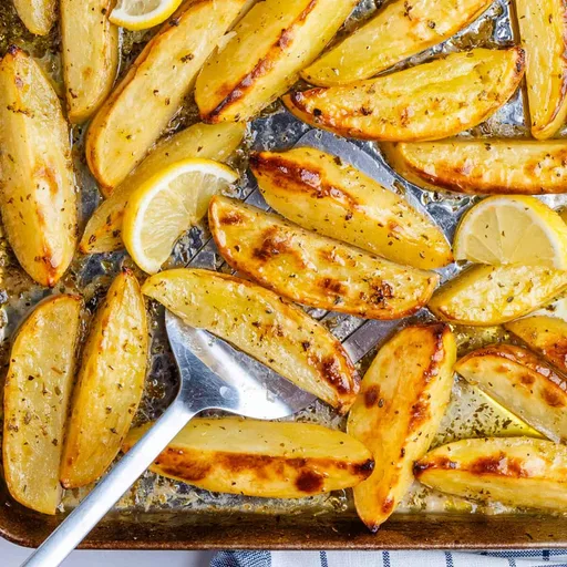 Patatas al limón a la griega (tiernas por dentro y crujientes por fuera)