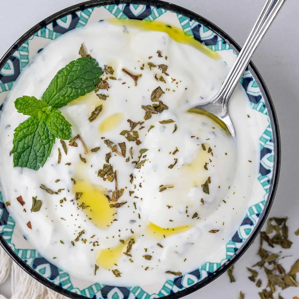 Greek Yogurt Sauce (Lazy Tzatziki in 3 Minutes)