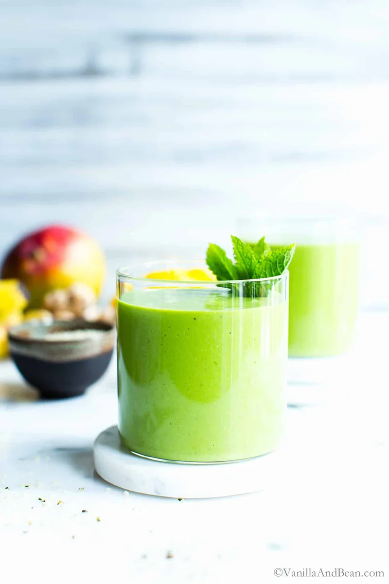 Quick 4-Ingredient Mango Spinach Smoothie