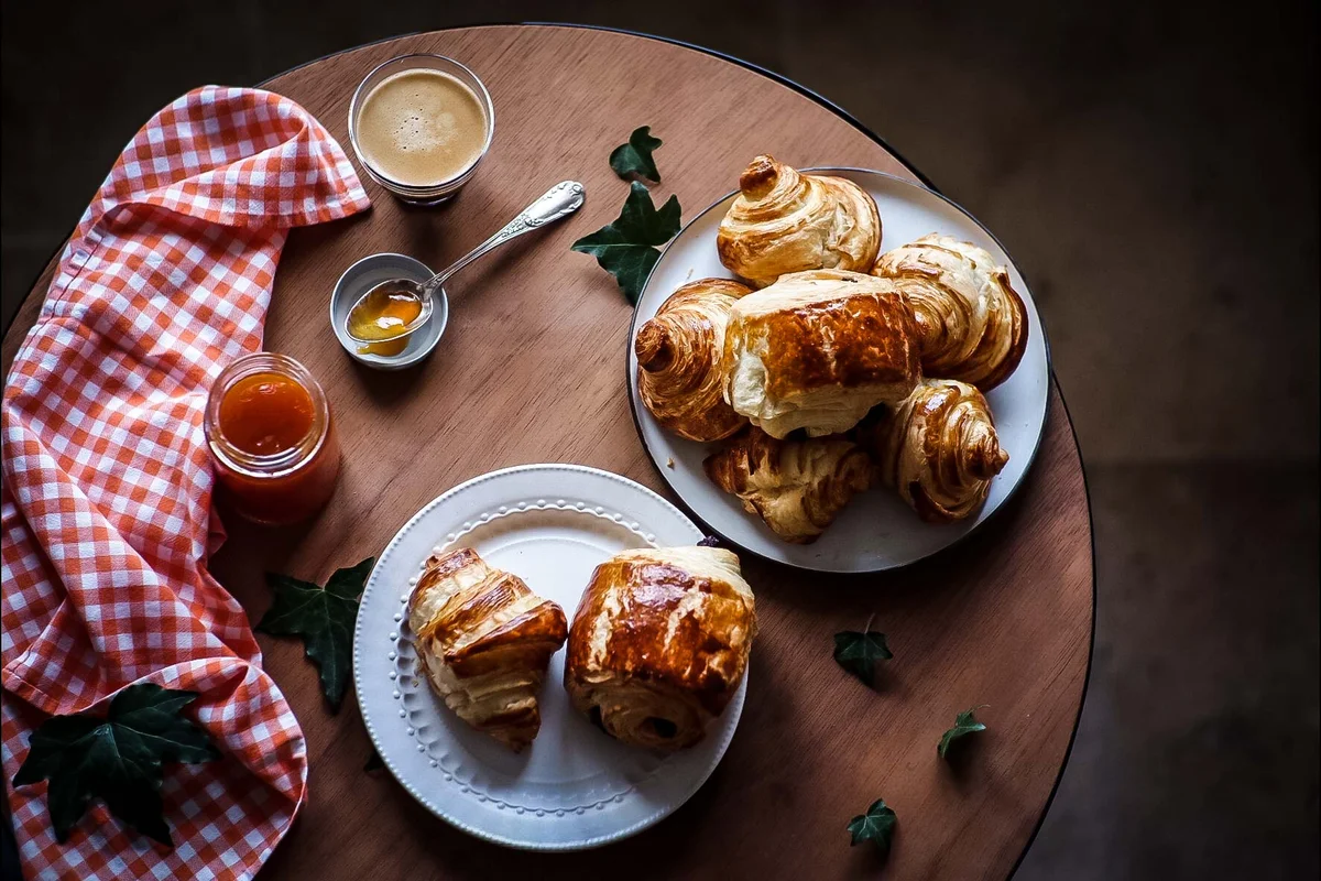 Croissants et pains au chocolat maison : la recette parfaite