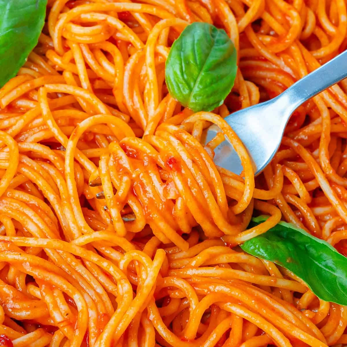 Spaghetti al Pomodoro (Authentic Italian in 30 Minutes)