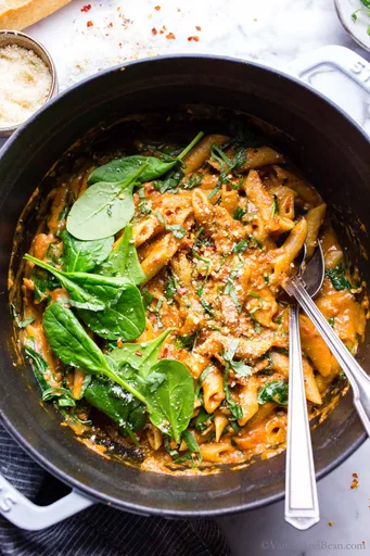 Pasta en una sola olla con salsa de tomate y mascarpone en 35 minutos