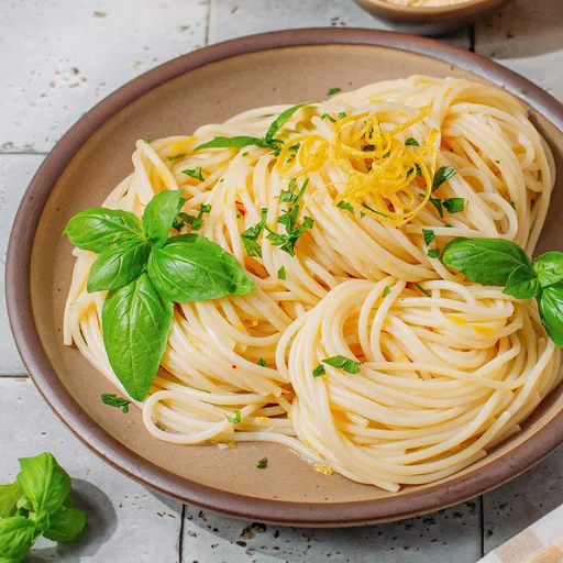Pasta vegana fácil al limón y ajo
