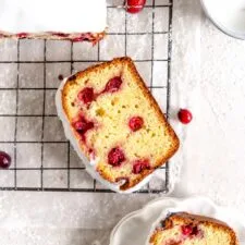 Pan de arándanos rojos