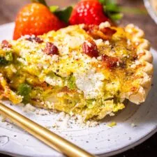 Quiche de coles de Bruselas con tocino y queso de cabra
