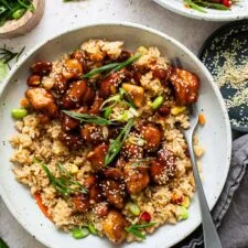 Pollo crujiente con miel y ajo