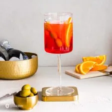 Aperol Spritz Veneziano con aceituna verde