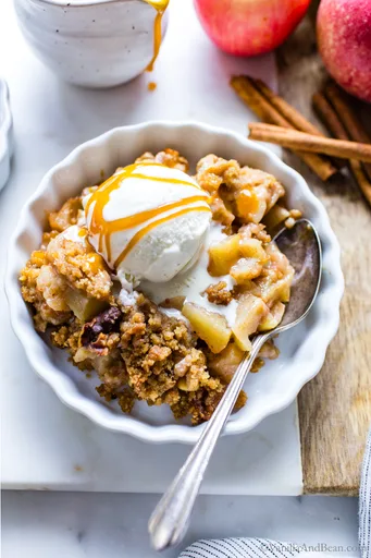 Vegan Apple Crumble with Brown Sugar