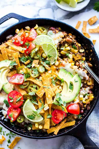 Quinoa mexicana vegetariana en una sola sartén