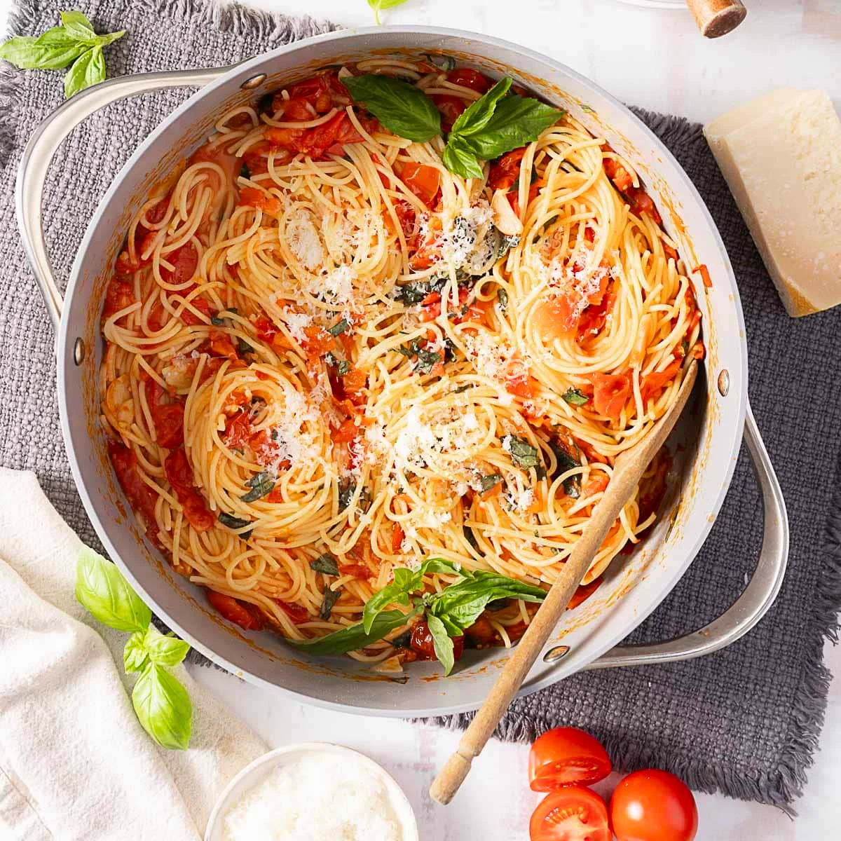 Easy Basil Tomato Pasta