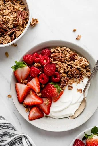 Red Berry Greek Yogurt Bowls