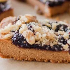 Barritas de Crema de Cacahuete y Mermelada de Mora Silvestre