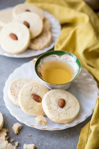 Almond Shortbread Cookies