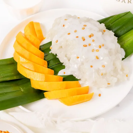 Arroz glutinoso con mango
