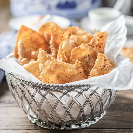 Cortezas crujientes de piel de pollo al horno (chicharrones)