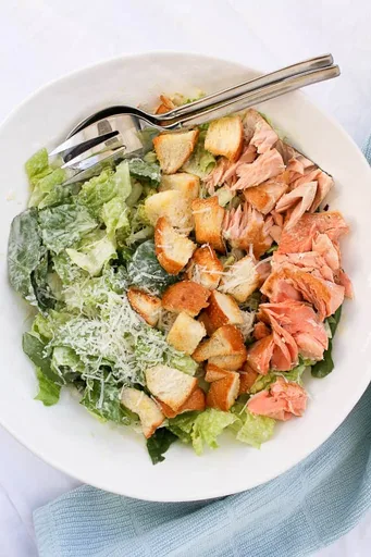 Ensalada César con Salmón