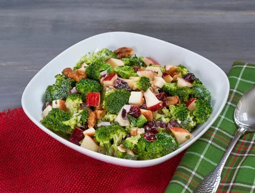 Ensalada de brócoli y manzana