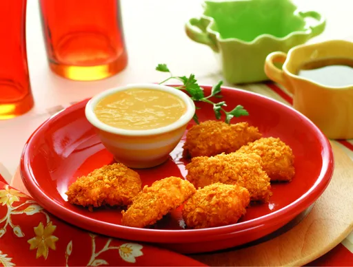 Nuggets de pollo con salsa de miel y mostaza