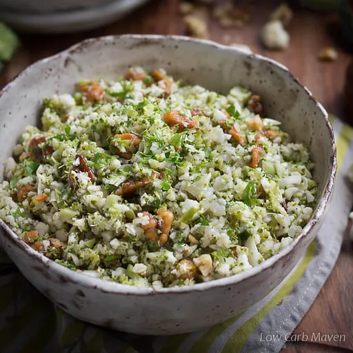 Ensalada de arroz de coliflor y brócoli