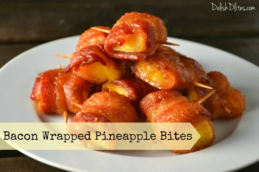 Bocados de piña envueltos en bacon