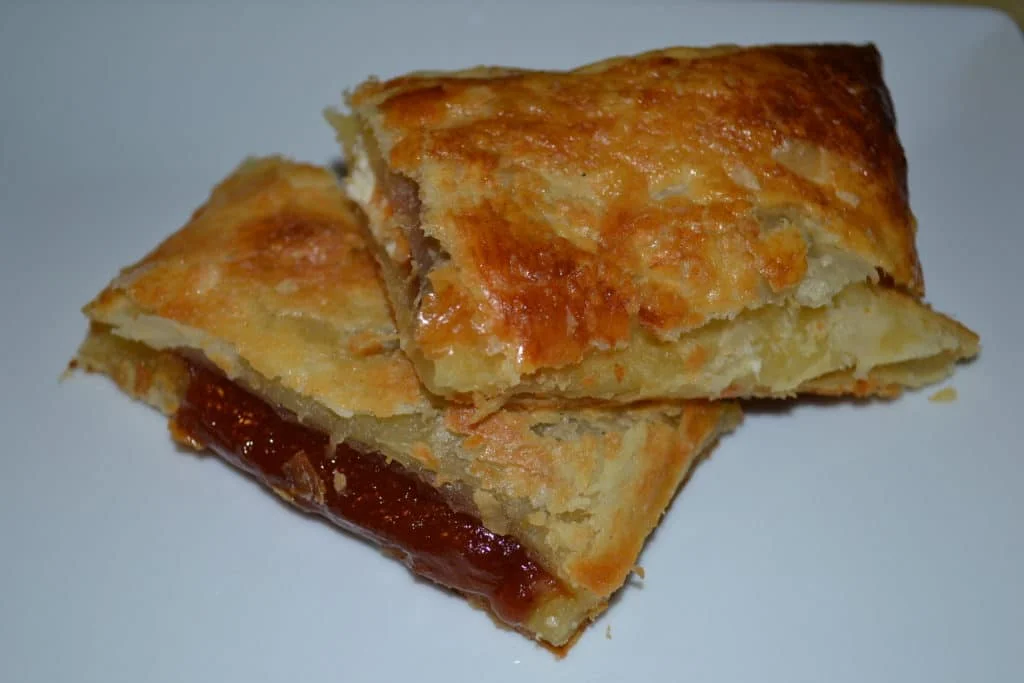 Pastelitos De Guayaba Y Queso (Guava and Cheese Puff Pastries)