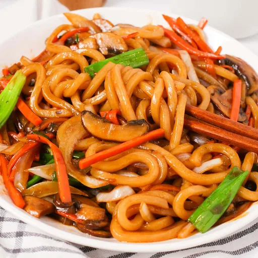 Yaki Udon (Stir Fried Udon Noodles)
