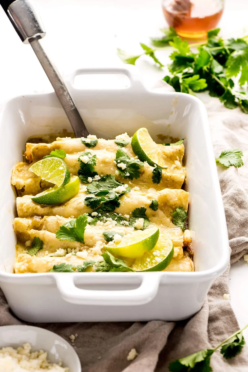 Enchiladas de pollo con miel y lima