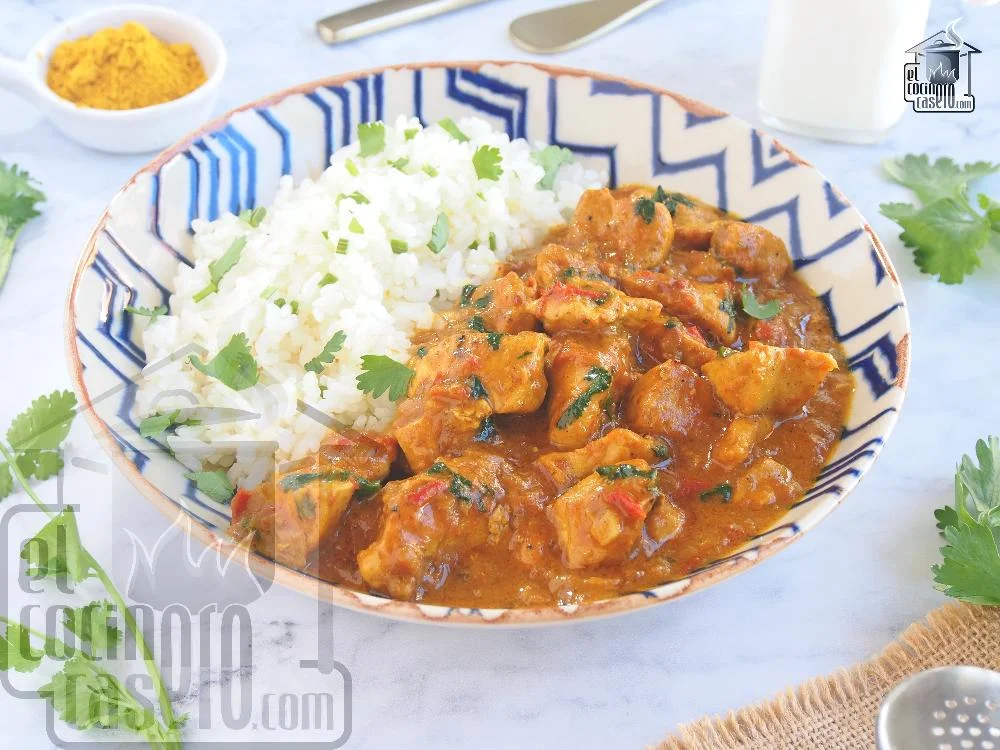 Arroz blanco con pollo al currry