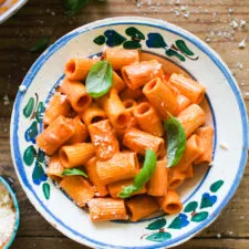 30-Minute Rigatoni With Vodka Sauce