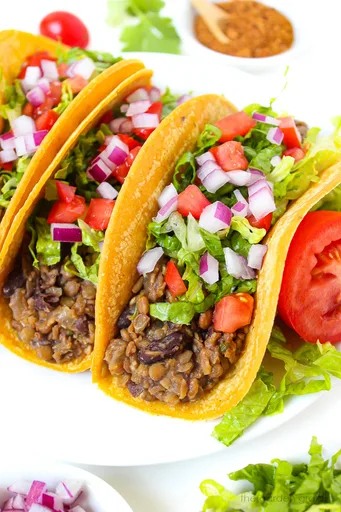 Tacos veganos de alubias negras y lentejas (¡Fáciles!)