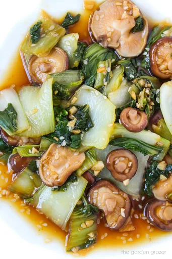 Bok Choy and Shiitake Mushrooms in Garlic Sauce